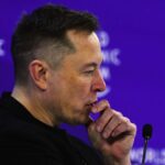 বিক্রি কমায় ও এআই খরচে টেসলার মুনাফায় ধস