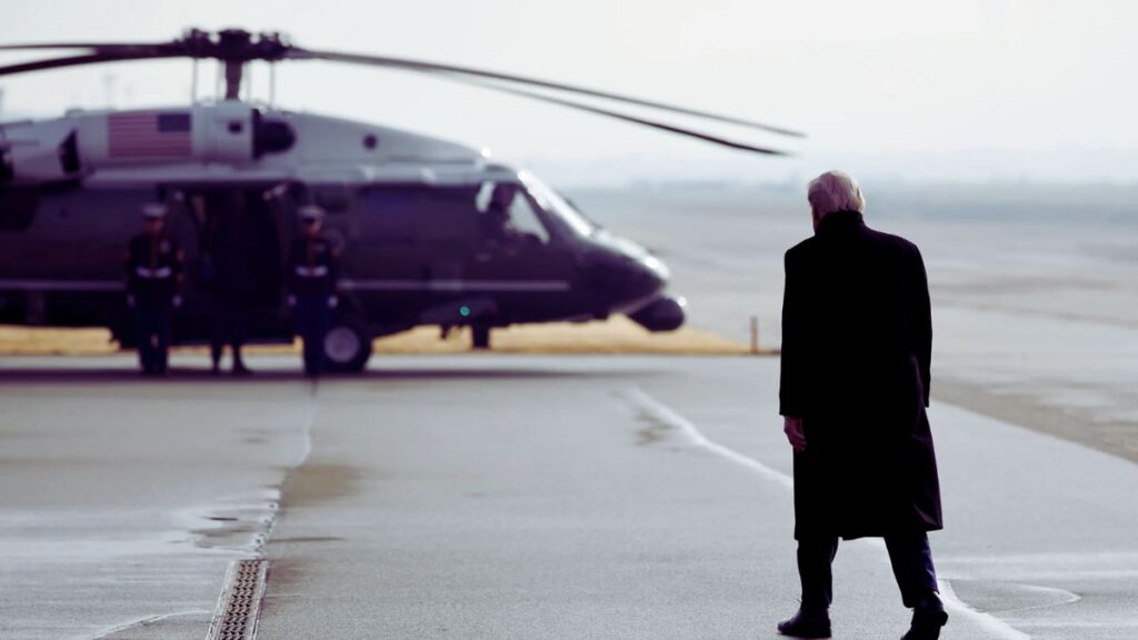 trump-walks-to-marine-one-after-landing-in-switzerland